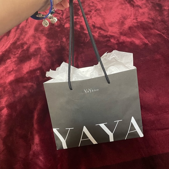 I bought it then realized that I already have too many sweaters like this one - Picture 4 of 5